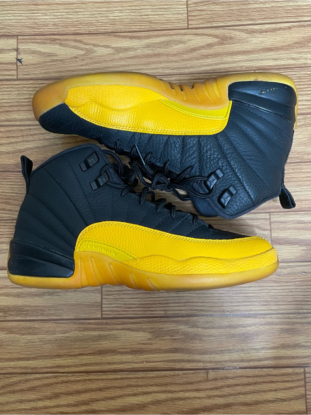 Air Jordan 12 Retro Black University Gold Youth Size 6Y